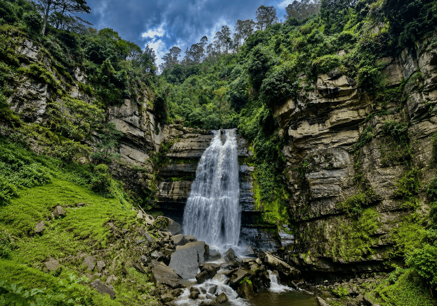 CASCADA SUEVA NEMUSTÉN